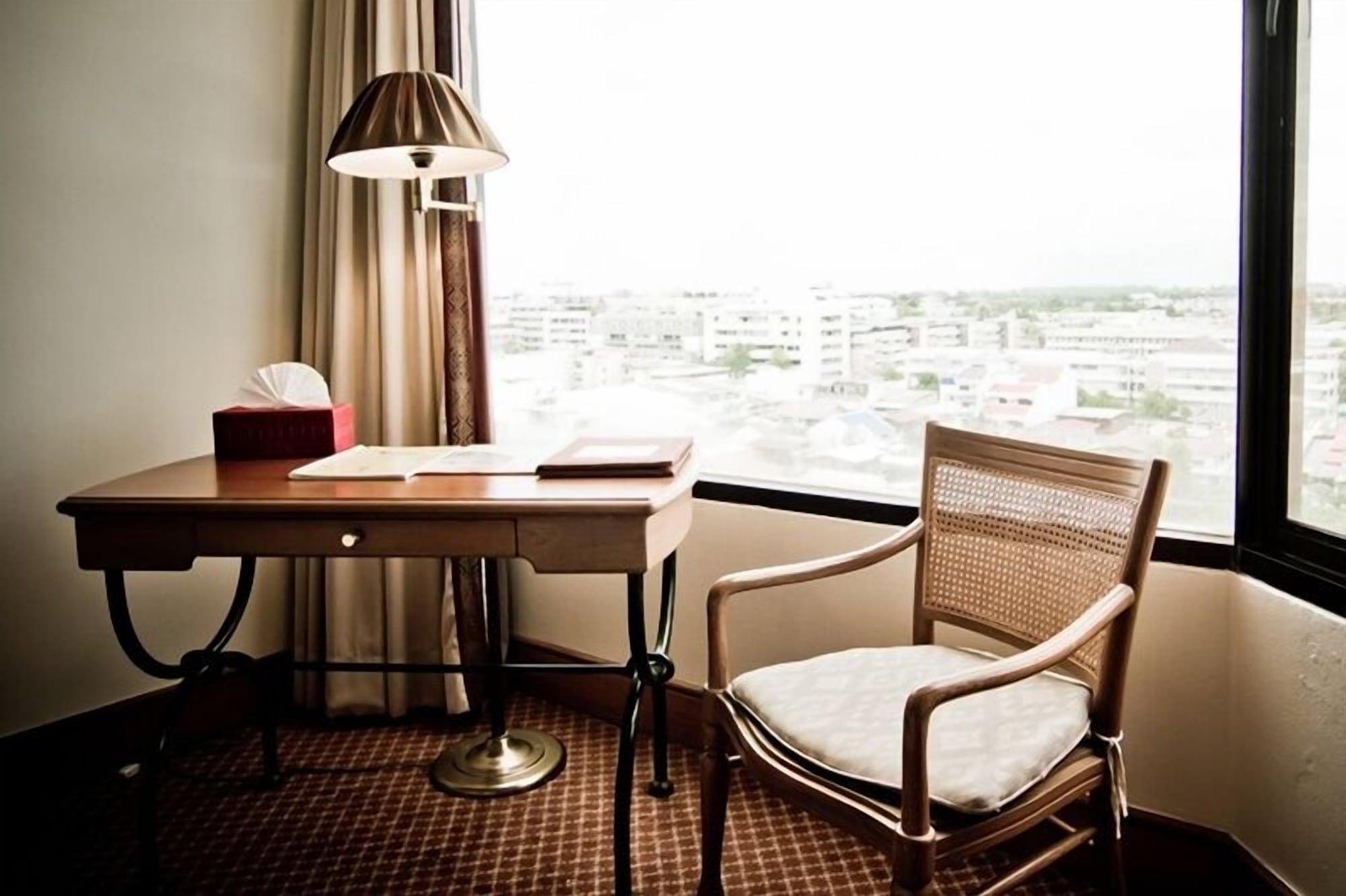 Laithong Hotel Убонратчатхані Екстер'єр фото
