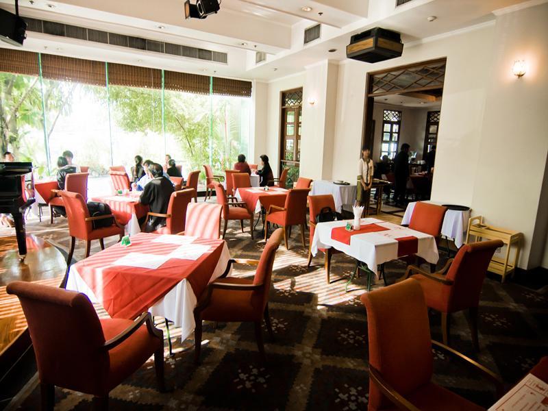 Laithong Hotel Убонратчатхані Екстер'єр фото