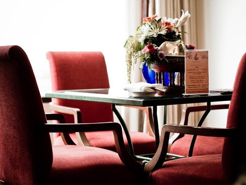 Laithong Hotel Убонратчатхані Екстер'єр фото