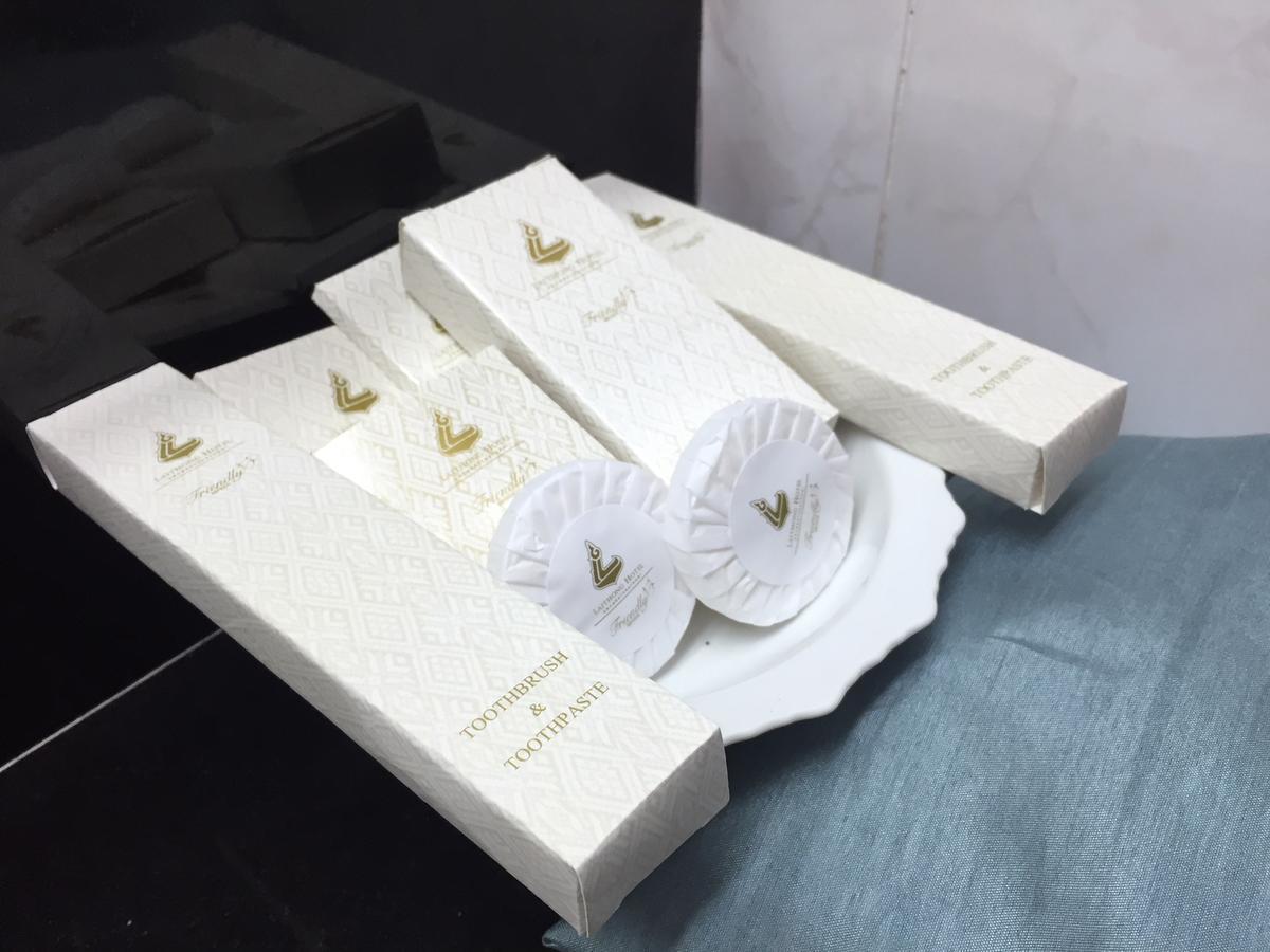 Laithong Hotel Убонратчатхані Екстер'єр фото